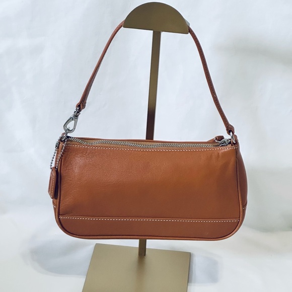 Coach Handbags - Coach Vintage Hampton Demi Leather Shoulder (pochette) Bag